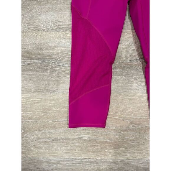 Athleta Capri Leggings Women's Medium Purple Mesh Powerfully Invigorate‎ Stretch - Picture 3 of 8